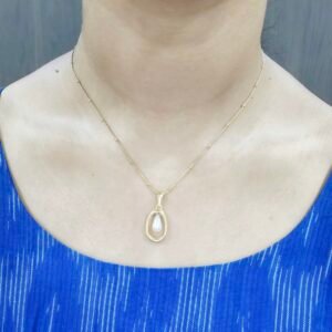 Floating Pearl Oval Pendant Necklace - Veda Finery