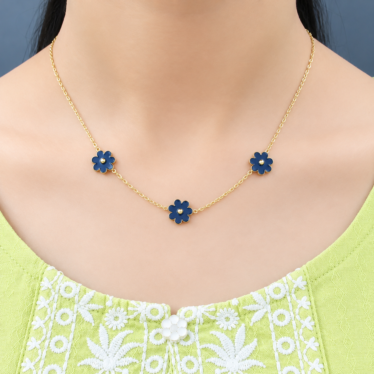 Anti Tarnish Reversible Triple Black & Gold Flower Necklace