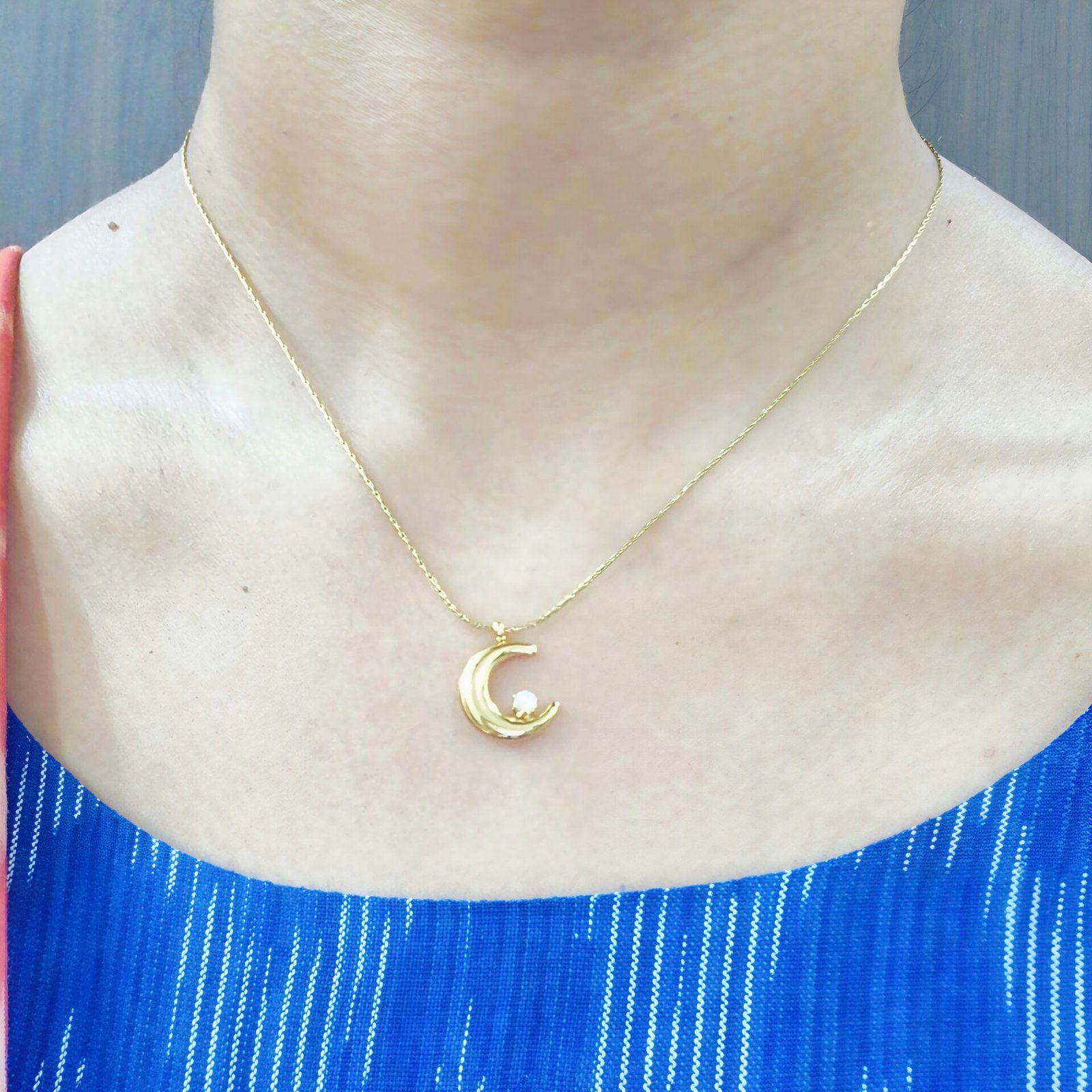 Viral Moon Pendant Necklace -Veda Finery